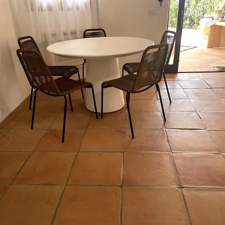Villino In Centro A Villa *